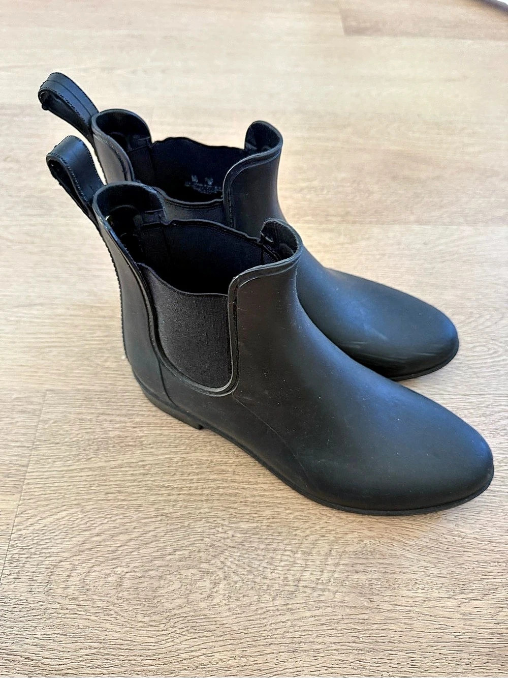Dolce Vita Black Chelsea Ankle Boots US 8